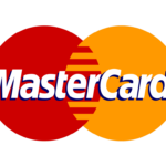 L'image montre le logo Mastercard, composé de deux cercles entrelacés. Le cercle de gauche est rouge et celui de droite est orange. Le mot « MasterCard » est écrit en caractères gras blancs avec un contour bleu au centre.