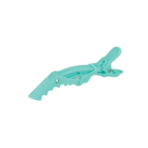 Pince de séparation-Gator X3 vertes-Sibel avec un design incurvé en forme de crocodile et un mécanisme à ressort, idéal pour sectionner les cheveux, isolée sur un fond blanc.