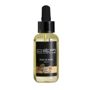 Un flacon transparent d'Huile de barbe parfumée-Epices Boisées-Défi Pour homme 50 ml avec un bouchon compte-gouttes noir et une étiquette noire indiquant « Huile de barbe, Epices Boisées, épices boisées.