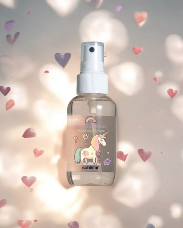 Un flacon d'Eau de senteur Licorne-Lama-Sublimo, 90 ml, arborant un motif licorne.