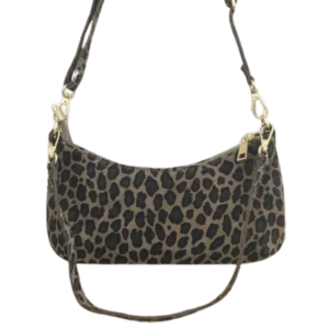 Un petit Sac porté épaule cuir véritable grainé avec un imprimé léopard marron et noir, des accessoires en métal doré et deux lanières assorties.