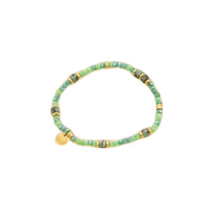 Le Bracelet bohème perles cristal et pierres naturelles / Vert foncé est composé de perles vertes, dorées et noires et d'une petite breloque ronde dorée pour un look simple et élégant, parfait pour tous les jours.