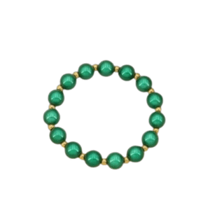 Le Bracelet en billes acryliques colorées / Vert est un accessoire circulaire composé de perles acryliques vertes et de petites entretoises dorées, présentées sur fond blanc.