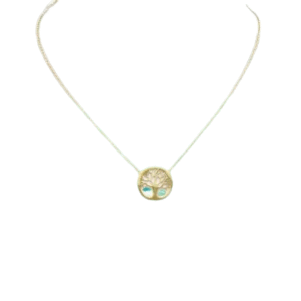 Collier et son pendentif arbre de vie /Doré : collier en or avec un pendentif rond en forme d'arbre de vie et deux petites turquoises à la base, sur fond blanc.