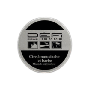 Une élégante boîte ronde argentée, étiquetée « Cire à moustache & barbe - Défi pour Homme - 75 ml », arbore des touches de noir et des motifs barbe/moustache. Cette cire coiffante haut de gamme garantit une moustache et une barbe parfaitement entretenues.