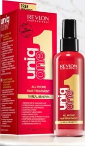 Un flacon rouge de Soin capillaire UniqOne™ Parfum classique de Revlon accompagné de sa boîte assortie. L'emballage met en avant « 10 bienfaits réels » et énumère des fonctionnalités telles que la réparation des cheveux abîmés et la protection contre la chaleur.