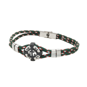 Un bracelet cordon multicolore vert, rouge et blanc avec un fermoir en métal argenté et une rose des vents au centre-Bracelet homme acier cordon multi colors /Vert pour un look masculin raffiné.