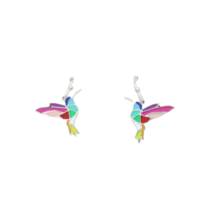 Boucles d'oreilles acier laqué colibri/argent : des créoles pendantes en forme de colibris, aux sections géométriques colorées et contours argentés, pour une touche fantaisie et unique à vos tenues.