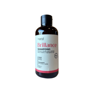 Flacon plastique marron de 200 ml de Shampoing Brillance – Cheveux Colorés avec bouchon noir et étiquette blanche avec texte rouge et noir, idéal pour les cheveux colorés ou méchés.