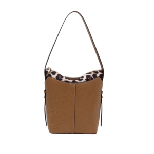 Le Sac sceau avec bandoulière, poche léopard, est doté d'une large bandoulière, d'une poche intérieure à l'imprimé léopard audacieux et d'une forme rectangulaire structurée aux bords lisses pour un look à la fois élégant et pratique.