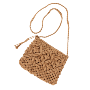 Le Sac pochette crochet bohème-Camel est un petit sac tissé de couleur beige, doté d'une longue lanière tressée, d'une houppe et de sections carrées avec des nœuds complexes pour un style boho-chic sans effort.